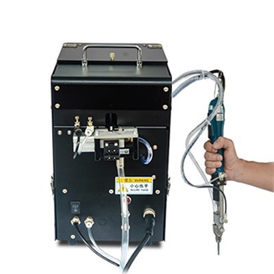 Kaasaskantav kruvikeeraja masin